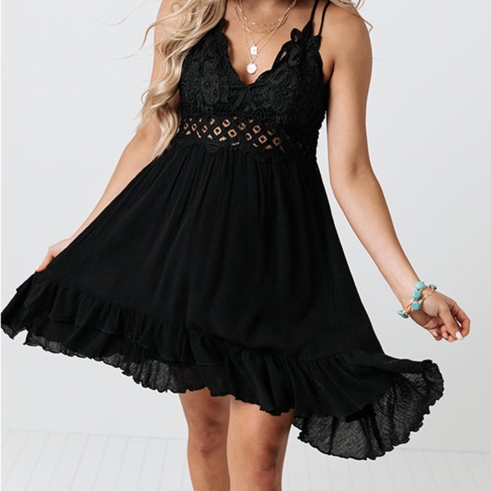Black lace babydoll swing dress asymmetrical size medium